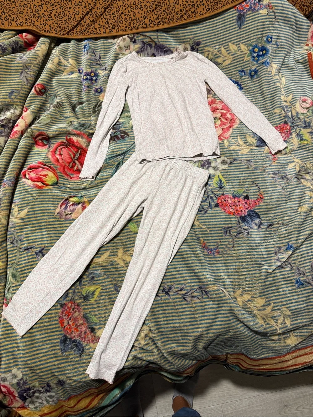 Little Girls Long Sleeve Pink Floral Pajama Set